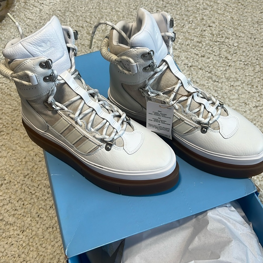 New Ivp super sleek boot size 9